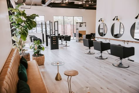 Modern hair salon clean bright Bright Salon Interior Design, Hair Salon Color Processing Area, Cheap Salon Station Ideas, Clean Salon Design, 1500 Sq Ft Hair Salon Floor Plan, Hair Salon Inspo Modern, Bright Salon Decor, Salon Ideas Business Design, High End Salon Design