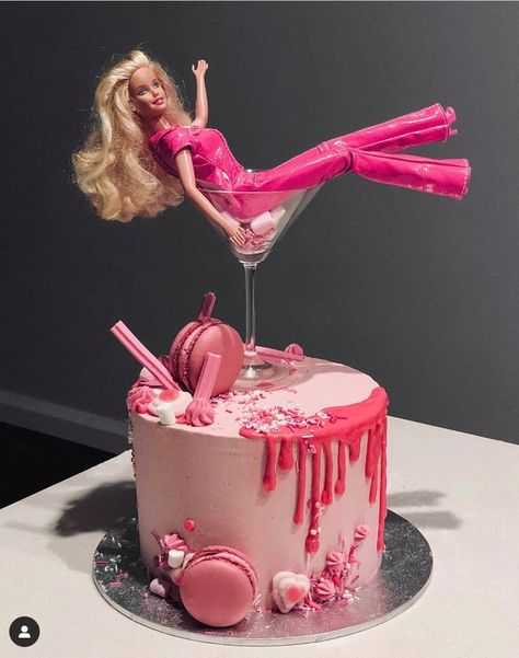 Barbie Cake Ideas, Drunk Barbie Cake, Bachelorette Cake, Barbie Birthday Cake, Barbie Theme Party, Barbie Doll Cakes, 21st Cake, 21st Birthday Cakes, 30 Birthday Cake