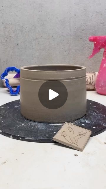 Ellen Ann - Pottery on Instagram: "A flowerpot! Texture by @algis.crafts rolling pin! #hoorayforclay #pottery #potteryofinstagram #ceramics #flowerpot #ilovepottery #potsbyellen #wheelthrown" Pottery Wheel Plant Pot, Pottery Flower Pots, Surface Decorations, Diy Flower Pots, Surface Decoration, Clay Mugs, Ceramic Flower Pots, Ceramic Flower, Pottery Designs