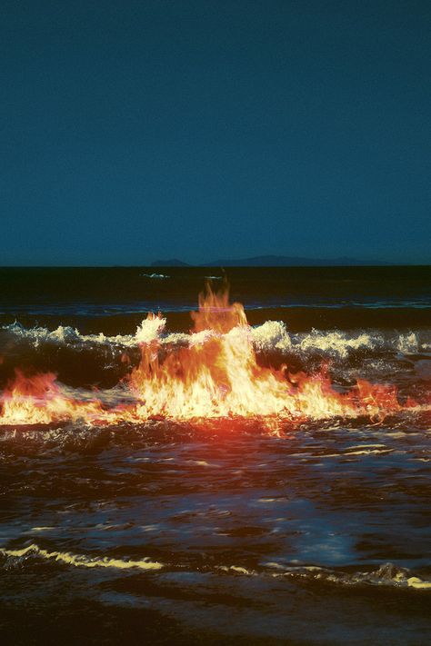 Fire and Water Fire Pics Aesthetic, Aesthetic Fire Wallpapers, 20s Club Aesthetic, Water And Fire Aesthetic, Arsonist Aesthetic, Stubborn Aesthetic, Rafayel Aesthetic, Deranged Aesthetic, Hyperfixation Aesthetic