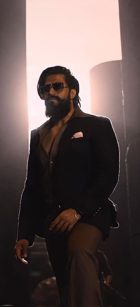 Yesh Kgf Photos, Vijay Actor Hd Images, Kgf Photos Hd, Famous Indian Actors, Army Look, Prabhas Pics, Ab De Villiers, Most Handsome Actors, Beard Look