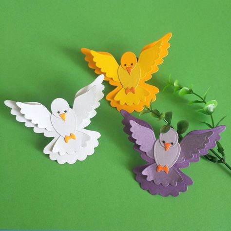 Quilled Creations, Paper Flower Crafts, Hand Crafts For Kids, Paper Birds, Wall Hanging Crafts, Bird Crafts, Paper Flowers Craft, Diy Paper Crafts Decoration, Paper Flower Wall