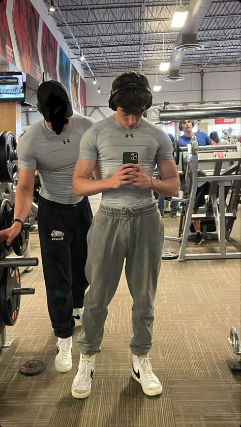 Men Gym Outfit, Mens Gym Outfits, Gym Fits Men, Gym Icon, Sporty Outfits Men, People References, Gym Wear Men, Gym Boy, Athleisure Men