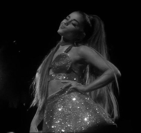 Sweetener Tour, Ponytail Girl, Ariana Grande Sweetener, Sweetener World Tour, Ariana Grande Cute, Ariana Grande Photoshoot, Ariana Grande Photos, Ariana Grande Pictures, Forever Girl