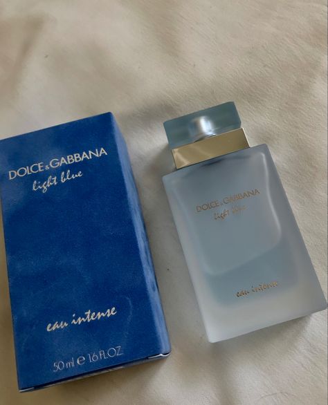 Perfumes Light Blue Intense, Light Blue Eau Intense, Light Blue Dolce Gabbana, Parfum Collection, Blue Perfume, Unique Signature, Long Lasting Perfume, The Mediterranean, The Deep