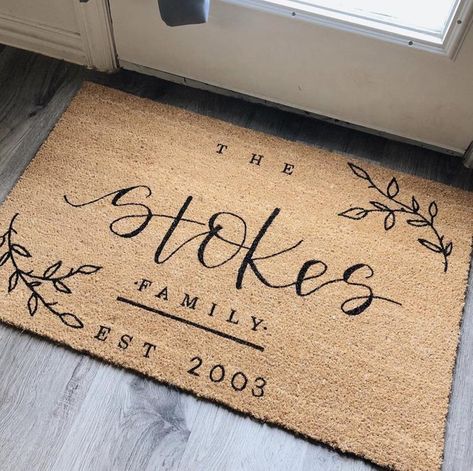 Cute Door Mats, Porch Mat, Door Mat Diy, Projets Cricut, Front Door Mats, Welcome Door Mats, Custom Doormat, Personalized Door Mats, Craft Night