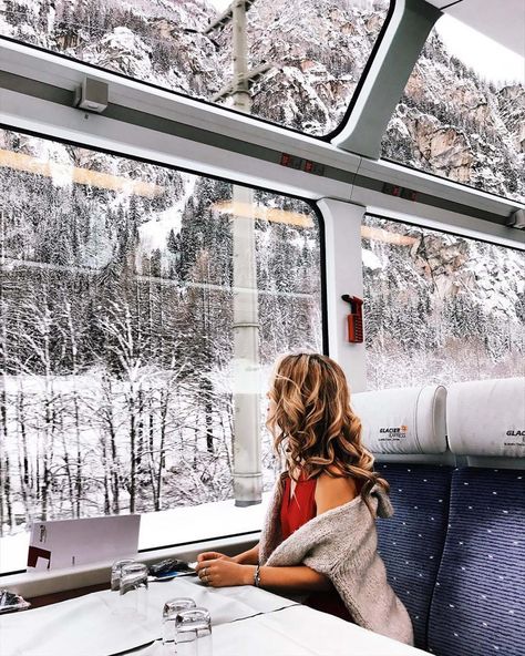 Glacier Express, Looking Out The Window, Voyage Europe, St Moritz, Switzerland Travel, Train Journey, Destination Voyage, Zermatt, Trik Fotografi