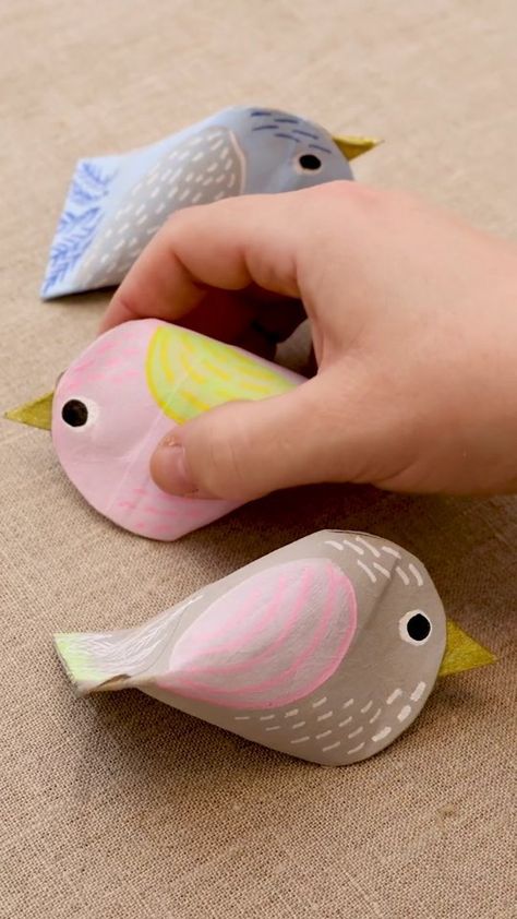 Instagram Toilet Paper Crafts, Crafts For Seniors, Animal Crafts For Kids, Toilet Paper Roll Crafts, Easter Decorations Dollar Store, Bird Crafts, Paper Roll Crafts, Diy Crafts For Kids Easy, Easter Decorations Diy Easy