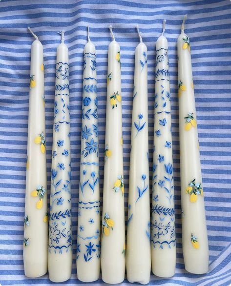 Painting Candle Sticks, Hand Painted Candles Diy, Wax Candle Painting, Painting On Candles, Diy Painting Candles, Candles Drawing, Candle Painting, Handmade Candles Diy, Christmas Candles Diy