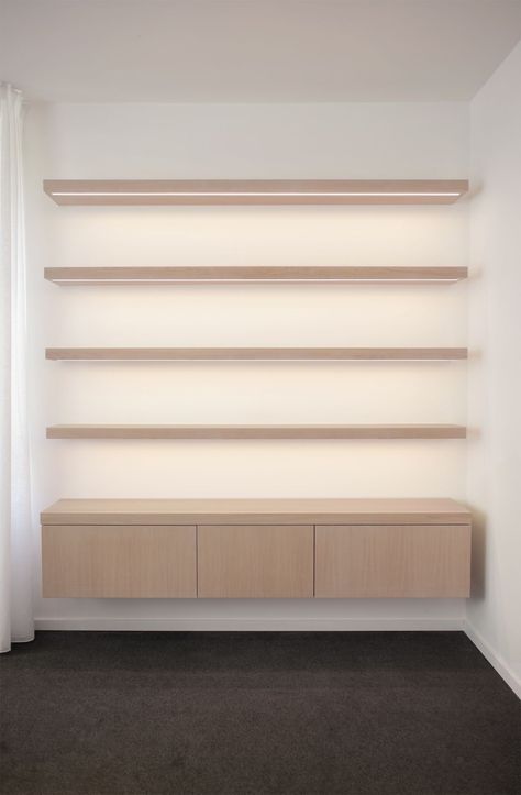 Cosmetic Shop Shelf Design, Medspa Product Display, Salon Retail Shelves, Retail Shelving Ideas, Salon Storage Ideas, Salon Retail Display, Salon Shelves, Office Van, Mobile Shop Design