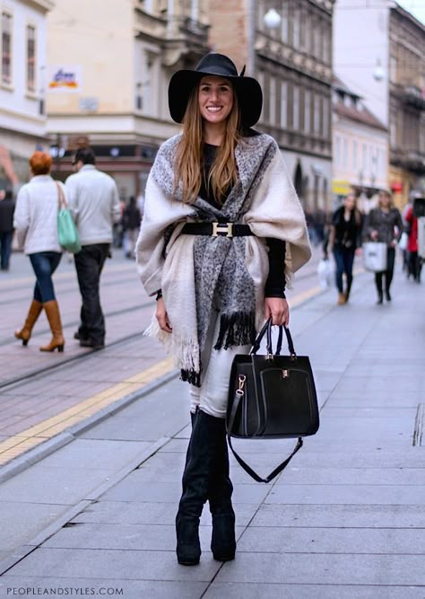 Poncho Outfit, Scarf Trends, Scarf Outfit, Fashion Goals, Looks Street Style, How To Wear Scarves, Mode Inspo, Blanket Scarf, Zagreb