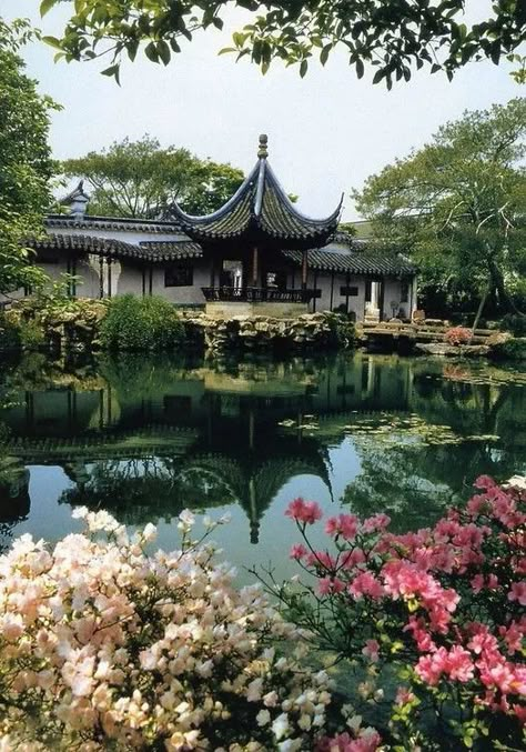 Chinese Places, Chinese Courtyard, Ancient Chinese Architecture, China Garden, Japan Architecture, Chinese House, Asian Architecture, Chinese Landscape, Chinese Garden