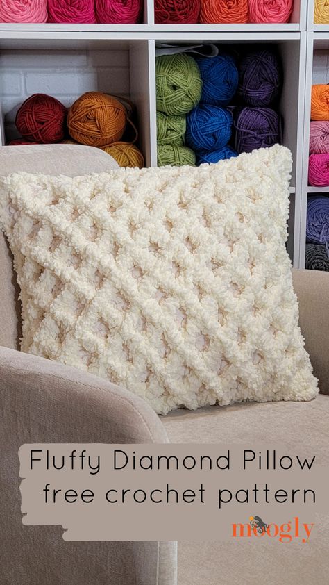 Crochet Cushion Covers, Crochet Furniture, Chunky Yarn Crochet, Crochet Pillow Patterns Free, Crochet Pillow Cases, Crochet Cushion Pattern, Cushion Cover Pattern, Throw Pillow Pattern, Pillow Covers Pattern