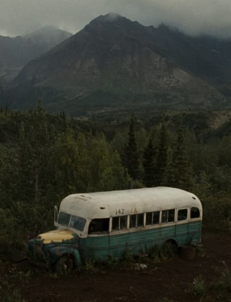 Alex Supertramp, Chris Mccandless, Alexander Supertramp, Christopher Mccandless, Wild Movie, Kare Kare, Into The Wild, Abandoned Places, That Way