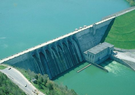 Tehri Dam – #Uttarakhand -It is the highest dam in India & 8th highest dam in the #world. Hirakud Dam, Nagarjuna Sagar Dam, Hydro Power Plant, Hydroelectric Power Plant, Water Is Life, Hydroelectric Dam, Water Dam, Hydroelectric Power, Amazing Science Facts