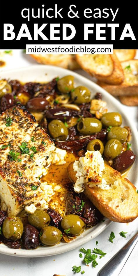 Baked Feta With Olives, Crispy Crostini, Feta With Olives, Feta Appetizer, Baked Feta Recipe, Sommer Mad, Baked Feta, Feta Recipes, Appetizers And Dips