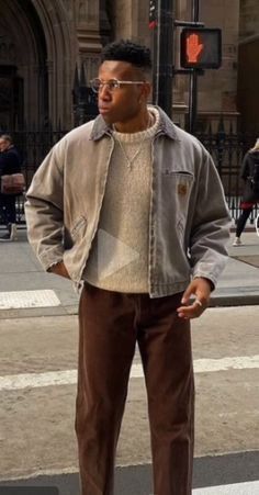 Trendy Outfit For Men, Winter Men Outfit 2023, Oversized Look Men, Elevated Mens Style, Men’s Looks, Mens Academic Style, Men’s Carhartt Fashion, Mens Sweater Outfits Casual, Sweater And Jeans Outfit Men