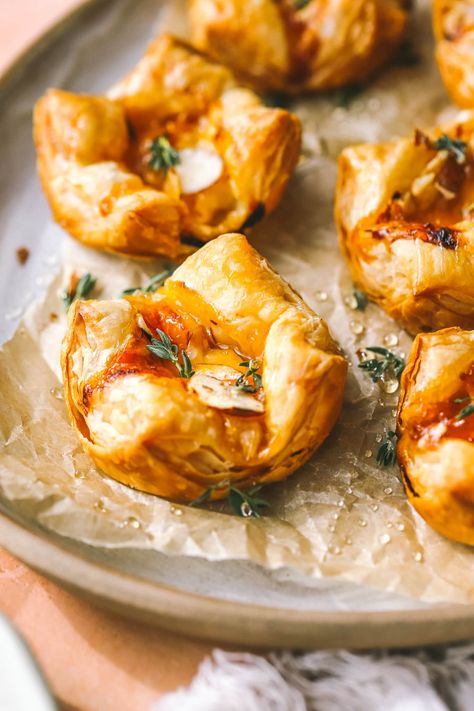 Easy Apricot Jam & Gruyere Cheese Puff Pastry Bites Puff Pastry Gruyere Cheese, Creative Food Ideas For Parties, Apricot Appetizer Recipes, Small Bites For Thanksgiving, Puff Pastry Bites Appetizers, Mini Puff Pastry Appetizers, Sweet Loren’s Puff Pastry, Puff Pastry Gruyere, Buffalo Chicken Puff Pastry