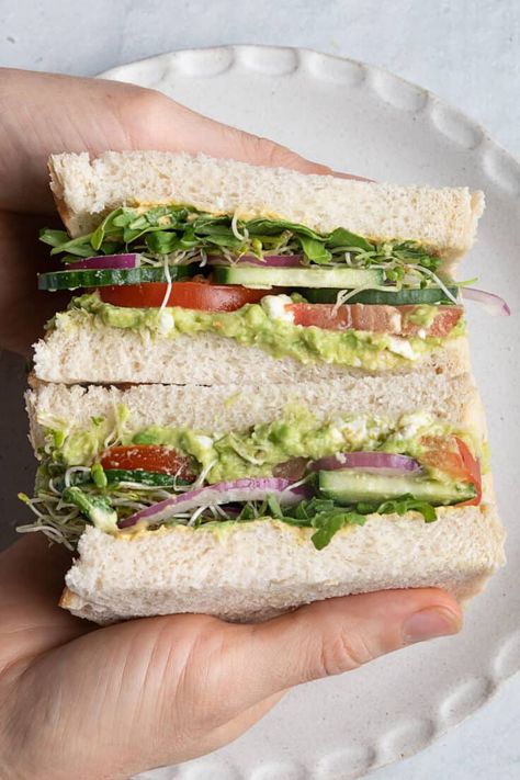 Vegetarian Adult Lunchables, Veggie Sandwich Recipes, Avocado Sandwich Recipes, Vegetarian Sandwich Recipes, Avocado Sandwich, Vegetarian Sandwich, Veggie Sandwich, Healthy Sandwiches, Office Lunch