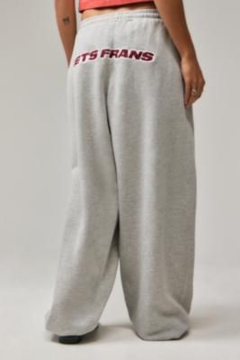 Super baggy track pants from iets frans... Cut from cotton jersey with an elasticated waistband, side pockets, a wide fit through the leg and cuffed hems. Complete with piping down the side and an appliqued logo to reverse. **Content + Care** \- 100% Cotton \- Machine wash **Size + Fit** \- Model is 171cm/5'7.5" and wearing size Small | iets frans... Harri Applique Joggers Pant - Grey 2XS at Urban Outfitters Iets Frans Joggers, Baggy Track Pants, Joggers Grey, Un Logo, Lifestyle Brands, Jogger Pants, Track Pants, Piping, Jogging