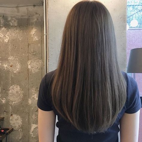 Haircuts For Long Hair Straight, V Cut Hair, V Shape Hair, Haircuts For Long Hair With Layers, U Shaped Hair, Straight Hair Cuts, Hair Inspiration Long, Hairstyles For Layered Hair, Haircuts Straight Hair