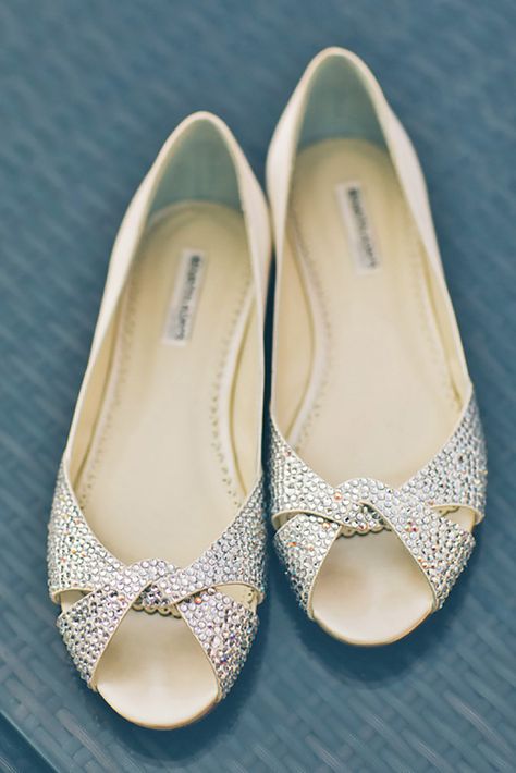 Wedding Flats For Comfortable Wedding Party ❤ See more: http://www.weddingforward.com/wedding-flats/ #weddings Outdoor Wedding Shoes, Elegant Wedding Shoes, Party Flats, Wedding Shoes Comfortable, Wedding Shoes Bride, Wedding Shoes Flats, Beaded Flats, Wedding Flats, Cute Flats