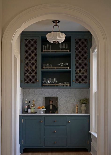 15 Perfect Dark Blue Paint Colors for Any Interior Best Dark Blue Paint Colors, Modern Kitchen Paint, Scallop Table, Dark Blue Kitchen Cabinets, Green Shaker Kitchen, Dark Blue Paint Color, Farrow And Ball Kitchen, Dark Blue Kitchens, Dark Blue Paint