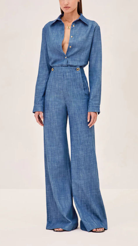 Spring 2024 Fashion Trends: 9 Looks to Add to Your Wardrobe | The Scout Guide Business Casual Vintage, Current Outfit Trends, Estilo Kardashian, Milky Nails, Mode Kimono, Fall Mood, Denim Outfits, Book Tour, Current Fashion