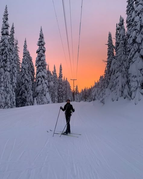 Skiing vs Snowboarding! Which one do you like more? Please write it down below! #snow #skiing🎿 #snowboarding #snowdays❄️ #ａｅｓｔｈｅｔｉｃ #pintrestinspired #creditstotheowner #dontrepost🚫 Skiing Vs Snowboarding, Snow Skiing, Write It Down, Snow Day, Snowboarding, Skiing, Vision Board, On Instagram, Instagram