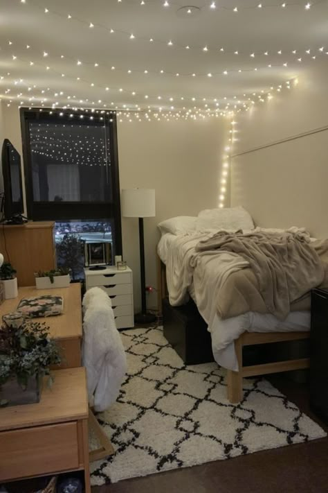 1.Home Decor: #homedecor, #interiordesign, #homedesign, #decor inspiration Korean Style Dorm Room, Clean Dorm Aesthetic, Hbcu Dorm Room Ideas, Cozy Dorm Room Aesthetic, Unique Dorm Room, Dorm Room Color Schemes, Dorm Room Rug, Single Dorm Room, College Bed