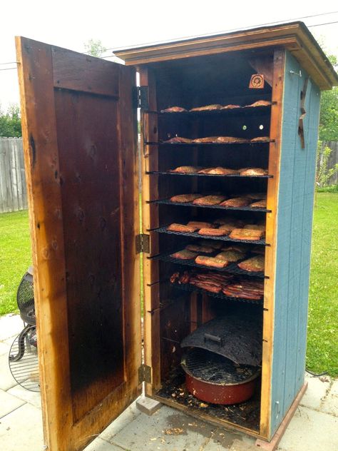 Homemade Smokers, Diy Smoker, Fish Smoker, Homemade Smoker, Barbecue Smoker, Meat Smoker, Smoker Cooking, Outdoor Oven, Bbq Smoker