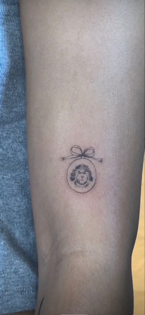 Goldendoodle Tattoo Ideas Minimalist, Sweet Dog Tattoo, Tattoos Inspired By Dogs, Dog Cameo Tattoo, Sticker Book Tattoos, Shirley Temple Tattoo, Custom Dog Tattoo, Aesthetic Dog Tattoo Ideas, Mini Poodle Tattoo