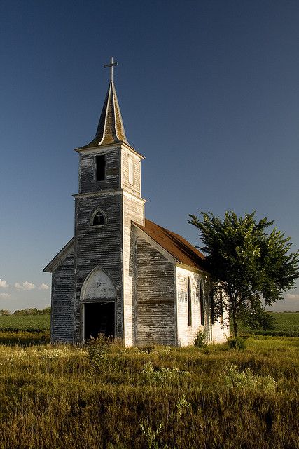 Old Midwest Church Small Church Weddings, First Rain, Wooden Church, Church Aesthetic, Abandoned Churches, Old Country Churches, Abandoned Church, Country Churches, Church Pictures