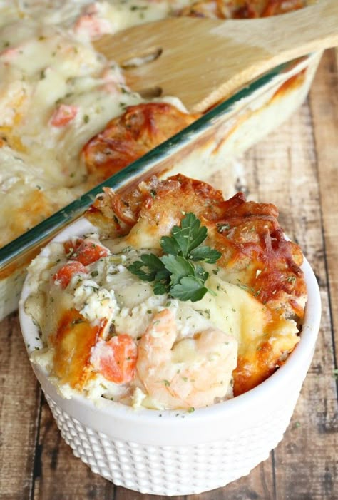 Shrimp Scampi Lasagna - Life a Little Brighter Sub zucchini for pasta for low carb! Seafood Lasagna, Shrimp Scampi Recipe, Lasagna Recipes, Scampi Recipe, Thrifty Thursday, Shrimp Dishes, Shrimp Scampi, Seafood Pasta, Andouille