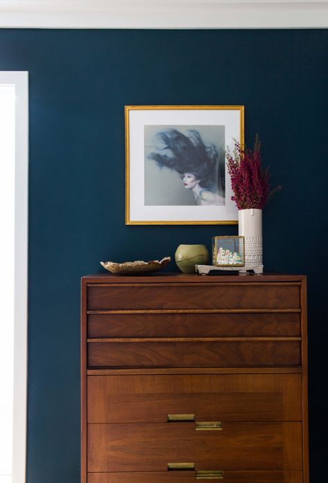 An Intro to Orlando’s Guest Bedroom Pantone Azul, Teal Bedroom, Blue Rooms, Remodel Bedroom, Guest Bedrooms, Mid Century Furniture, Dresser As Nightstand, Guest Bedroom, Bedroom Diy