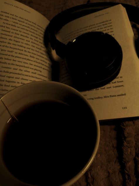 Tea Asthetic Picture Dark, Tired Academia, Tea Dark Aesthetic, Tea Aesthetic Dark, Tea Dark Academia, Leyla Core, Tired Aestethic, Claire Core, Tea Core