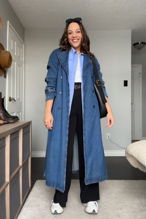 Long Denim Blazer Outfit, Demin Trench Coat Outfit, Denim Long Coat Outfit, Full Denim Look, Denim Trench Coat Outfit 2024, Trench Coat Jeans Outfit, Denim Long Jacket Outfit, Jean Trench Coat Outfit, Long Denim Coat Outfit