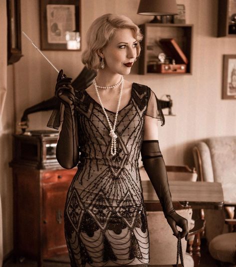 20s great gatsby vintage dress aesthetic 1920's Aesthetic, 1920 Aesthetic, Great Gatsby Outfit, 20s Aesthetic, Gatsby Outfit, Gatsby Party Outfit, 1920s Aesthetic, Style Année 20, 1920s Looks