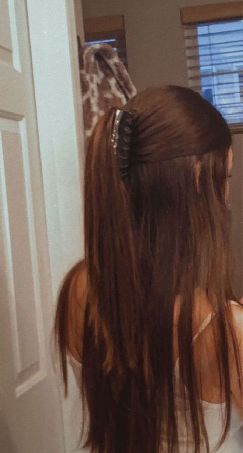 Cute Trendy Hairstyles For Long Hair, Half Up Half Down Hair Simple, Half Up Straight Hair, Hair Down Hairstyles For School, Doctor Hairstyles, Quick Cute Hairstyles For School, Straight Hairstyles For School, Clip In Extension Hairstyles, School Photo Hairstyles