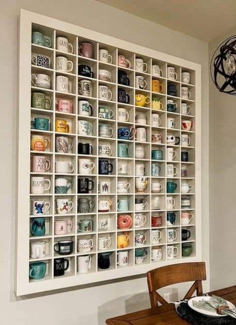 Mug Cubby Display, Mug Storage Ideas Display, Coffee Mug Display Cabinet, Starbucks Mug Display Ideas, Coffee Cup Display Ideas, Mug Display Ideas, Mug Display Shelf, Display Mugs, Mug Collection Display