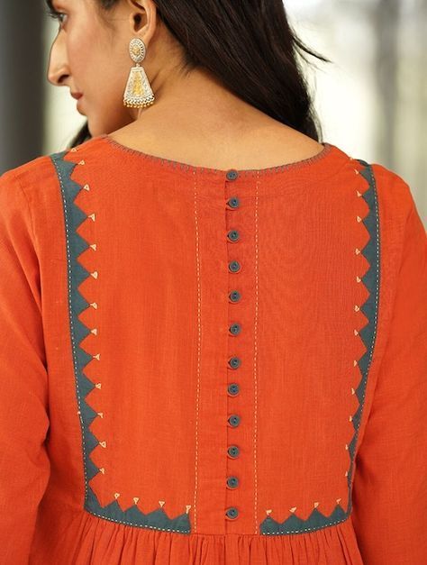 Introducing Women Red Cotton Applique Round Neck Loose Fit Kurta made of the finest Cotton. This exquisite piece of craftsmanship comes from our Idika collection. Bring home a piece of modern Indian aesthetic, reflecting Applique crafts. Explore more artisanal finds from our Kurta range. Designer Neck For Suits, Kurta Patterns, Kurta For Women, Latest Dress Design, Designer Kurti Patterns, Simple Kurti Designs, Neck Designs For Suits, Kurta Neck Design, Round Neck Design