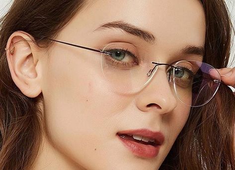 Rimless Glasses Aesthetic, Rimless Glasses Women, Glasses For Oval Faces, Eye Glasses For Women, Frameless Glasses, Watches Women Simple, Wayfarer Glasses, Glasses Outfit, Classy Glasses