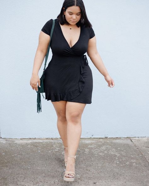 Plus Size Hairstyles, Outfit Curvy, Plus Size Tips, Plus Size Party, Chic And Curvy, Plus Size Summer Outfits, Look Plus Size, Plus Size Party Dresses, Plus Size Models