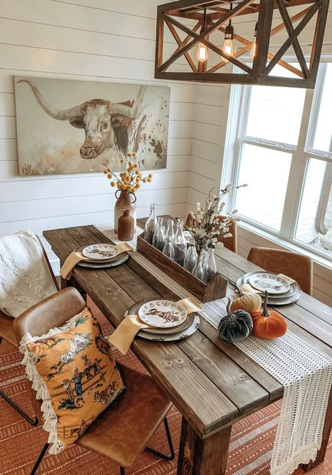 https://velvetbrumby.com/shop-my-home/ Ranch Style Interior Design, Western House, Ranch House Decor, Rustic Western Decor, Deco Studio, Decor Western, Interior Design Rustic, Western Home, Western Homes