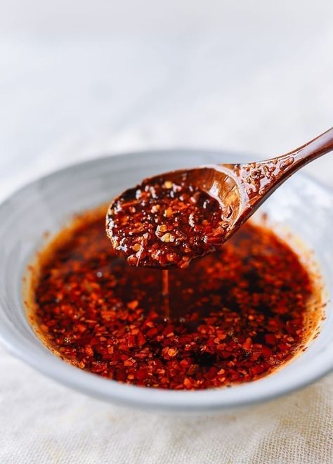 How to Make Chili Oil: The Perfect Recipe! - The Woks of Life Chinese Chili Oil, Chinese Chili, Chili Oil Recipe, How To Make Chili, Chinese Chicken Recipes, Chilli Oil, Mapo Tofu, Asian Sauce, Sauces And Dressings