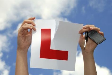 FREE L Plates - Gratisfaction UK Freebies #freebies #freebiesuk #freestuff Driving Vision Board, Pass My Driving Test, Driving Theory Test, Driving Theory, Passed Driving Test, Theory Test, Driving Instructor, Driving Lessons, Driving Tips