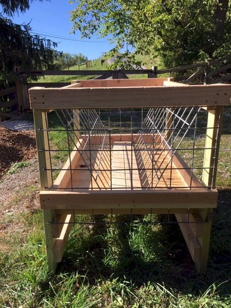 Diy Cow Feeder, Goat Hay Feeder Ideas, Diy Hay Feeder For Goats, Cow Feeder, Diy Hay Feeder, Sheep Feeders, Goat Hay Feeder, Hay Feeder For Horses, Cattle Feeder