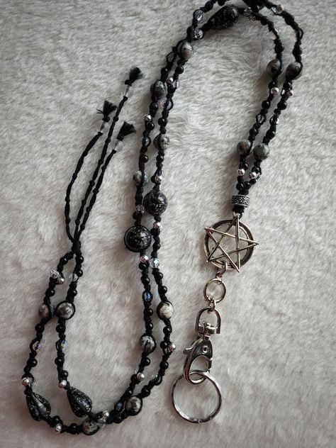 Diy handmade witchy goddess lanyard with Yooperlite and clear quartz beads. Witchy Handmade Jewelry, Witch Jewelry Diy, Goth Jewelry Diy, Witchy Goddess, Gothic Jewelry Diy, String Crafts, Beaded Jewelry Necklaces, Wiccan Jewelry, Alternative Jewelry