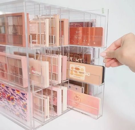 Makeup Rooms Luxury, Eyeshadow Organizer, Transparent Lipstick, Koleksi Makeup, Penyimpanan Makeup, Alat Makeup, Kawaii Makeup, Makeup Holder, Basic Makeup