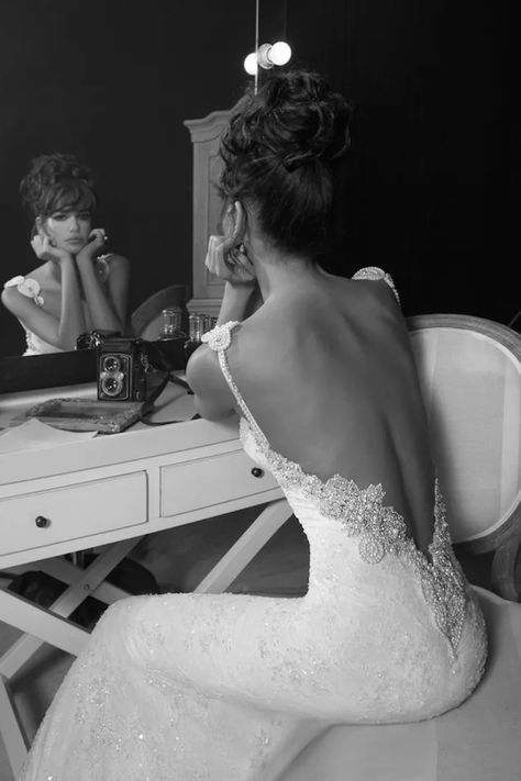 Dress Fashion Photography, Back Wedding Dress, Backless Wedding, Dress Hairstyles, Backless Wedding Dress, Best Wedding Dresses, Wedding Dresses Romantic, Lace Wedding Dress, Beautiful Wedding Dresses